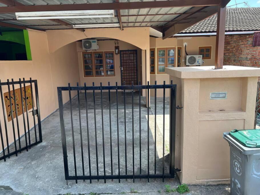 Indah Homestay, Johor * Pasir Gudang